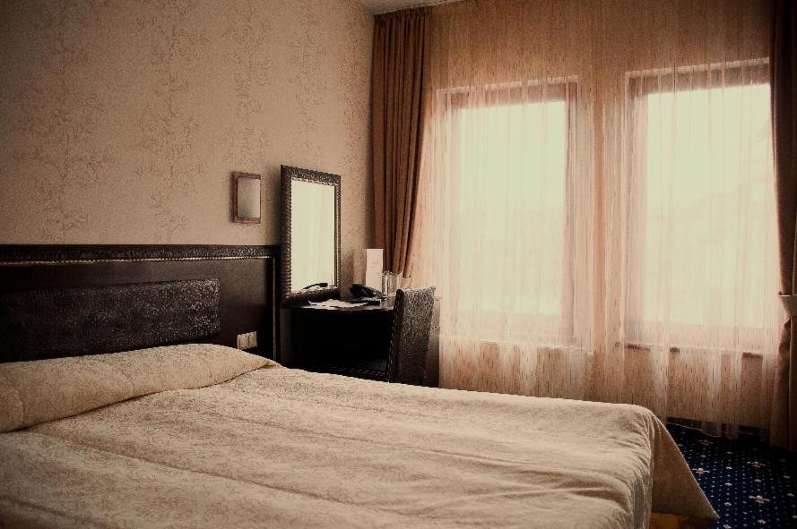Hotel Victoria Panagyurishte Esterno foto